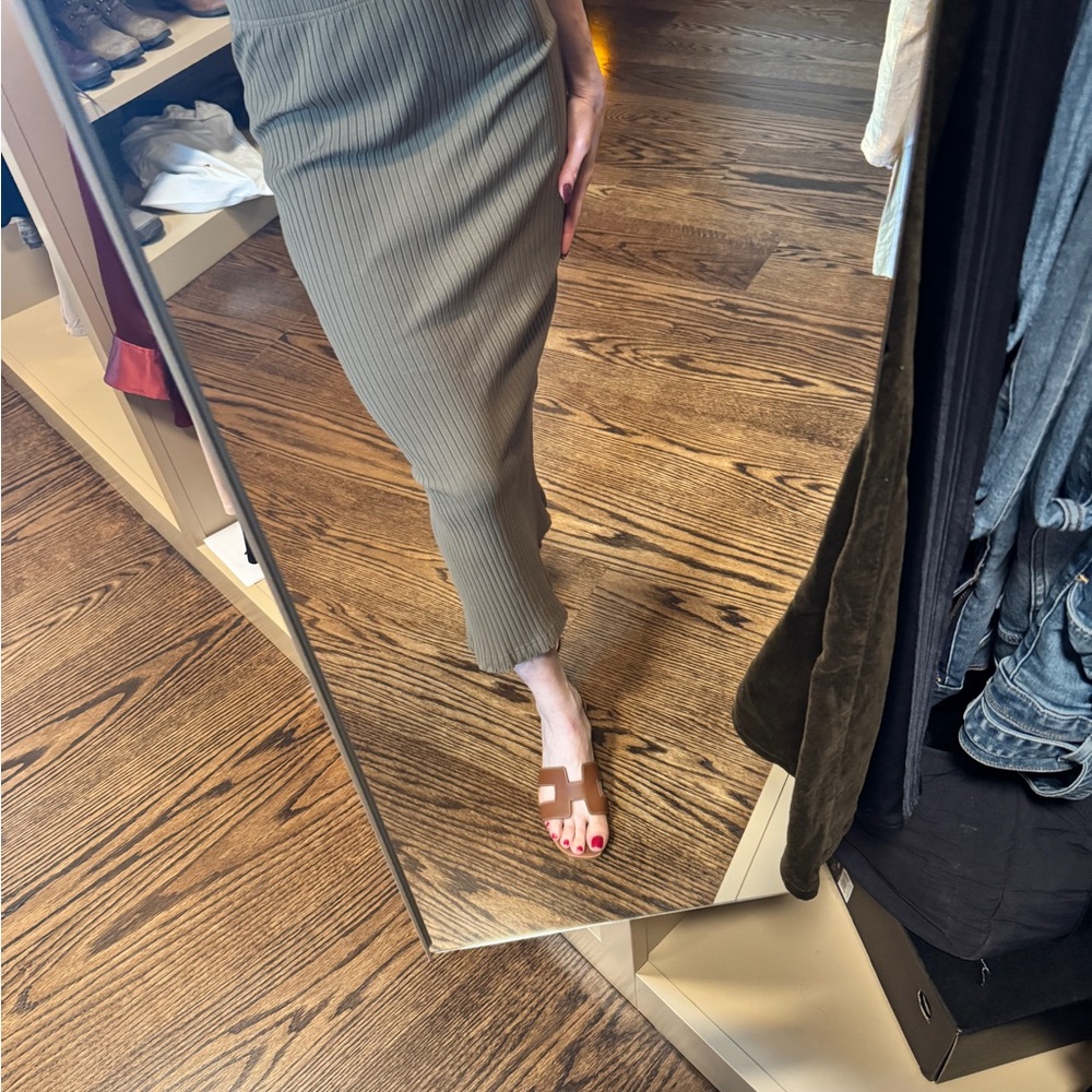 Chic Olive Green Ribbed Skirt